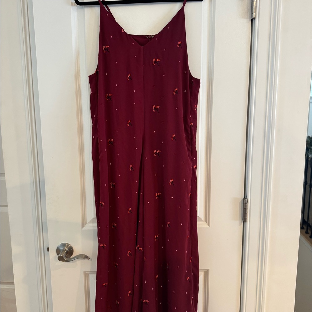 Elegant Burgundy Sleeveless Dress